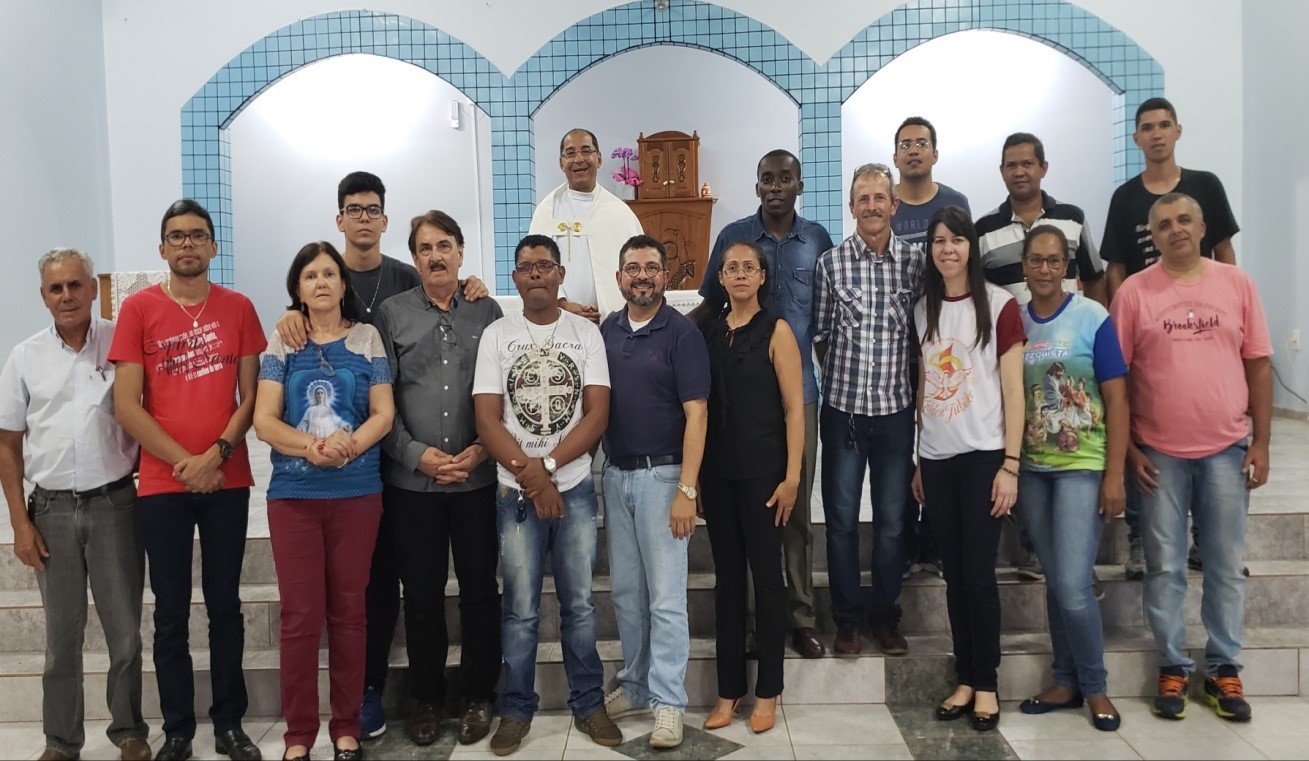 Padre Waldemon Rodrigues Miranda, Pároco da Paróquia São Miguel Arcanjo e demais membros da COMIPA.