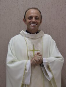 Pe. Giovani Brunetto