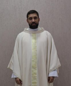 Pe. Robson de Paula Santos